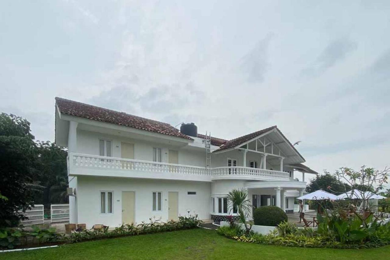 Reddoorz Plus @ Megamendung Puncak 2 Bogor Buitenkant foto